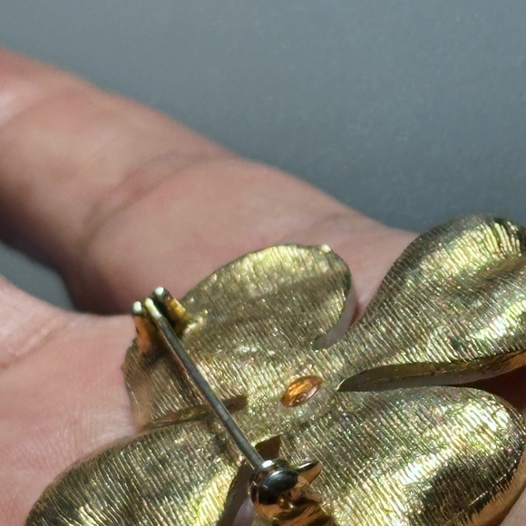 Vintage White Dogwood Floral Brooch Enamel Vintage 5423 B - Picture 3 of 7